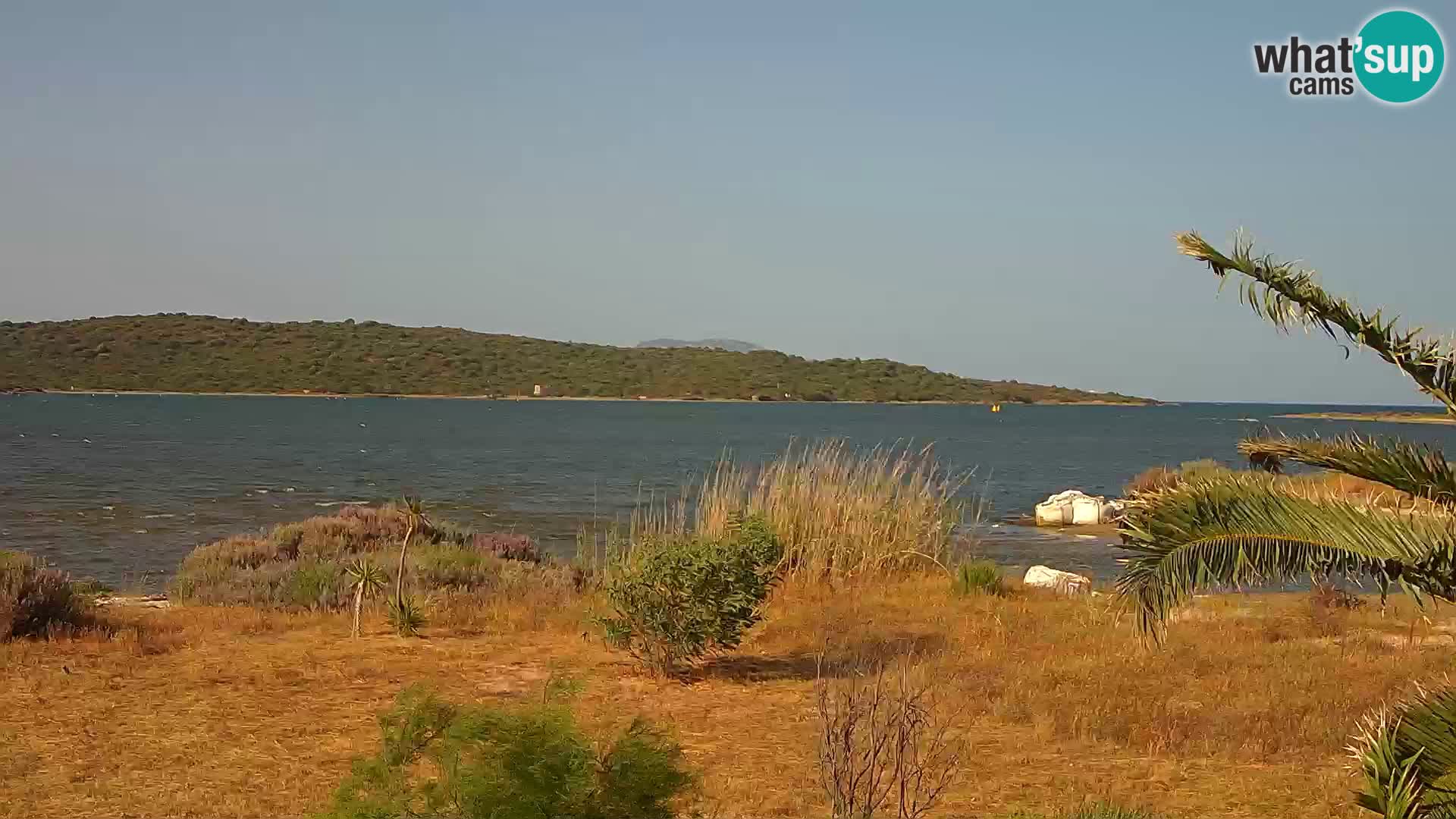 Spletna kamera pristanišče Olbia – vhod v pristanišče Olbia