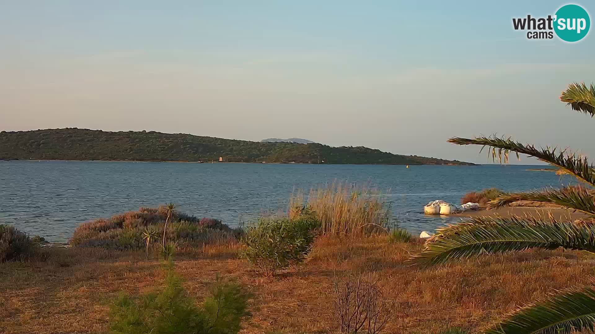 Spletna kamera pristanišče Olbia – vhod v pristanišče Olbia