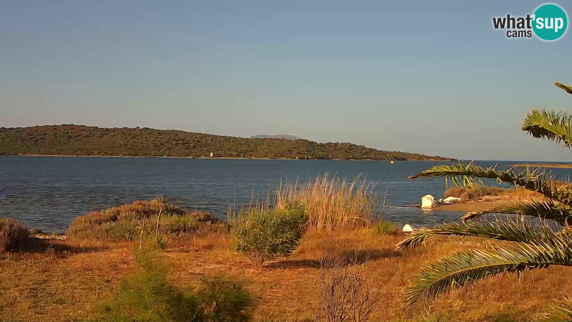 Spletna kamera pristanišče Olbia – vhod v pristanišče Olbia