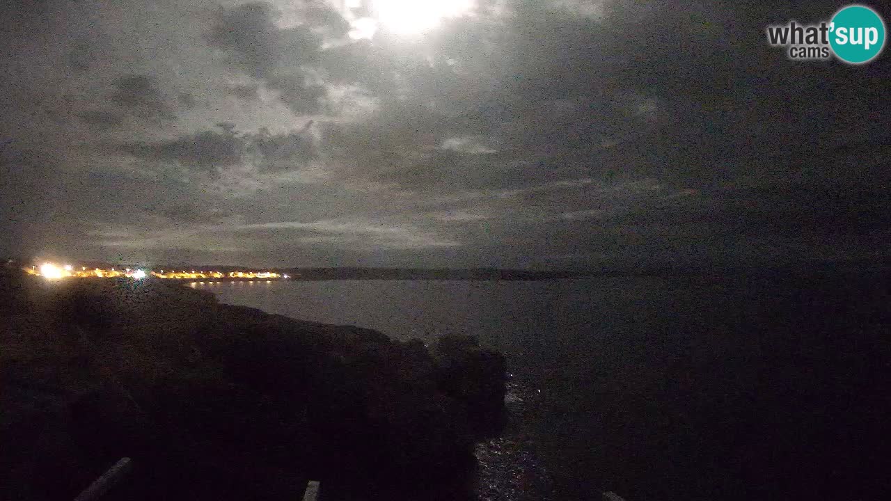 Spletna kamera v živo Plaža Putzu Idu – Arco di S’Architteddu – webcam Oristano Sardinija – Italija