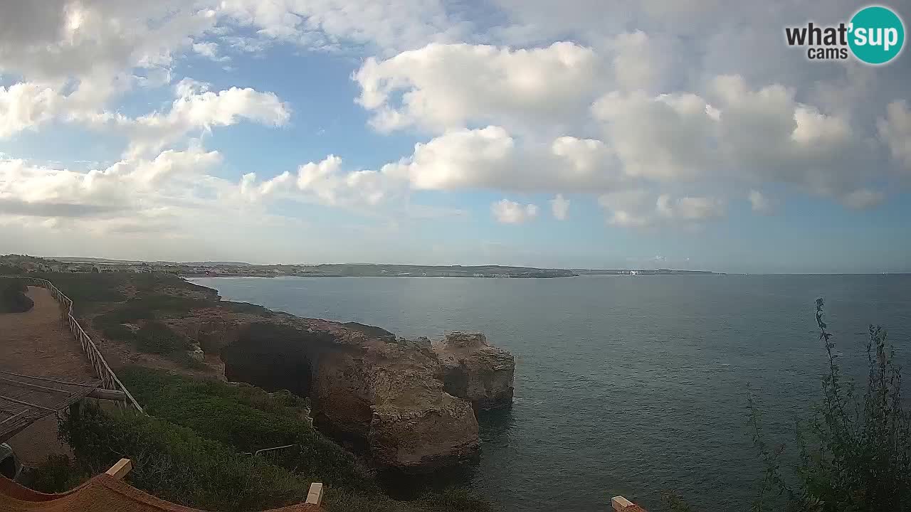 Spletna kamera v živo Plaža Putzu Idu – Arco di S’Architteddu – webcam Oristano Sardinija – Italija