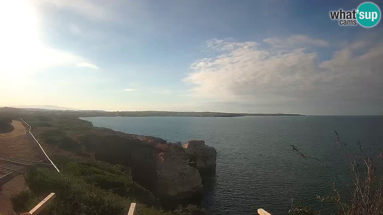 Spletna kamera v živo Plaža Putzu Idu – Arco di S’Architteddu – webcam Oristano Sardinija – Italija