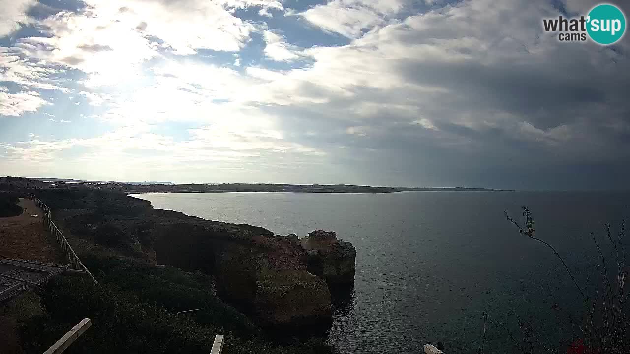 Spletna kamera v živo Plaža Putzu Idu – Arco di S’Architteddu – webcam Oristano Sardinija – Italija