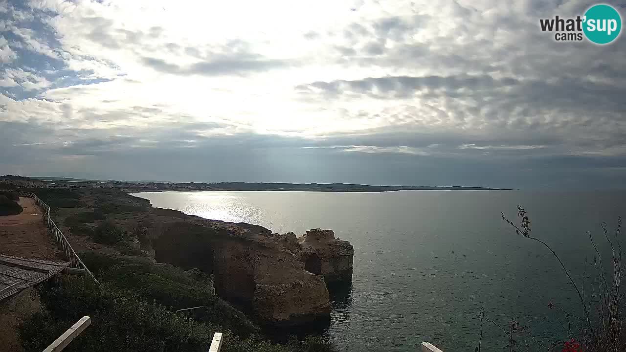 Spletna kamera v živo Plaža Putzu Idu – Arco di S’Architteddu – webcam Oristano Sardinija – Italija