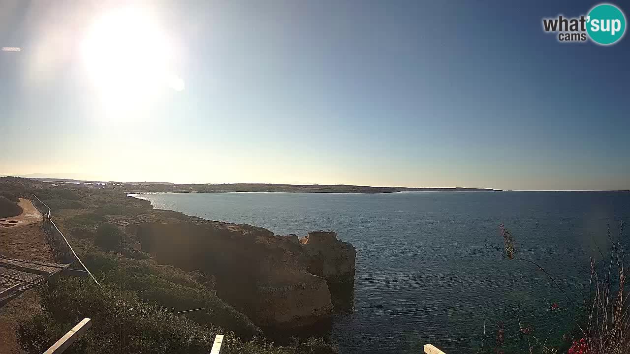 Spletna kamera v živo Plaža Putzu Idu – Arco di S’Architteddu – webcam Oristano Sardinija – Italija