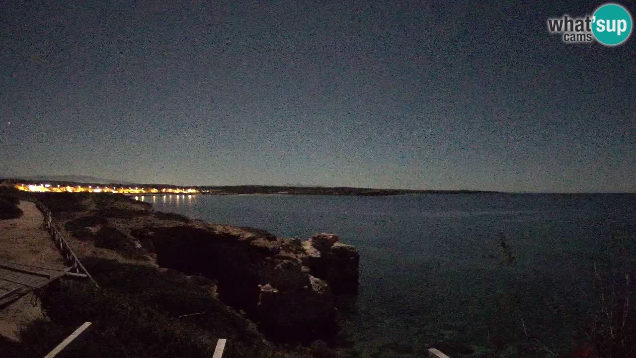 Spletna kamera v živo Plaža Putzu Idu – Arco di S’Architteddu – webcam Oristano Sardinija – Italija