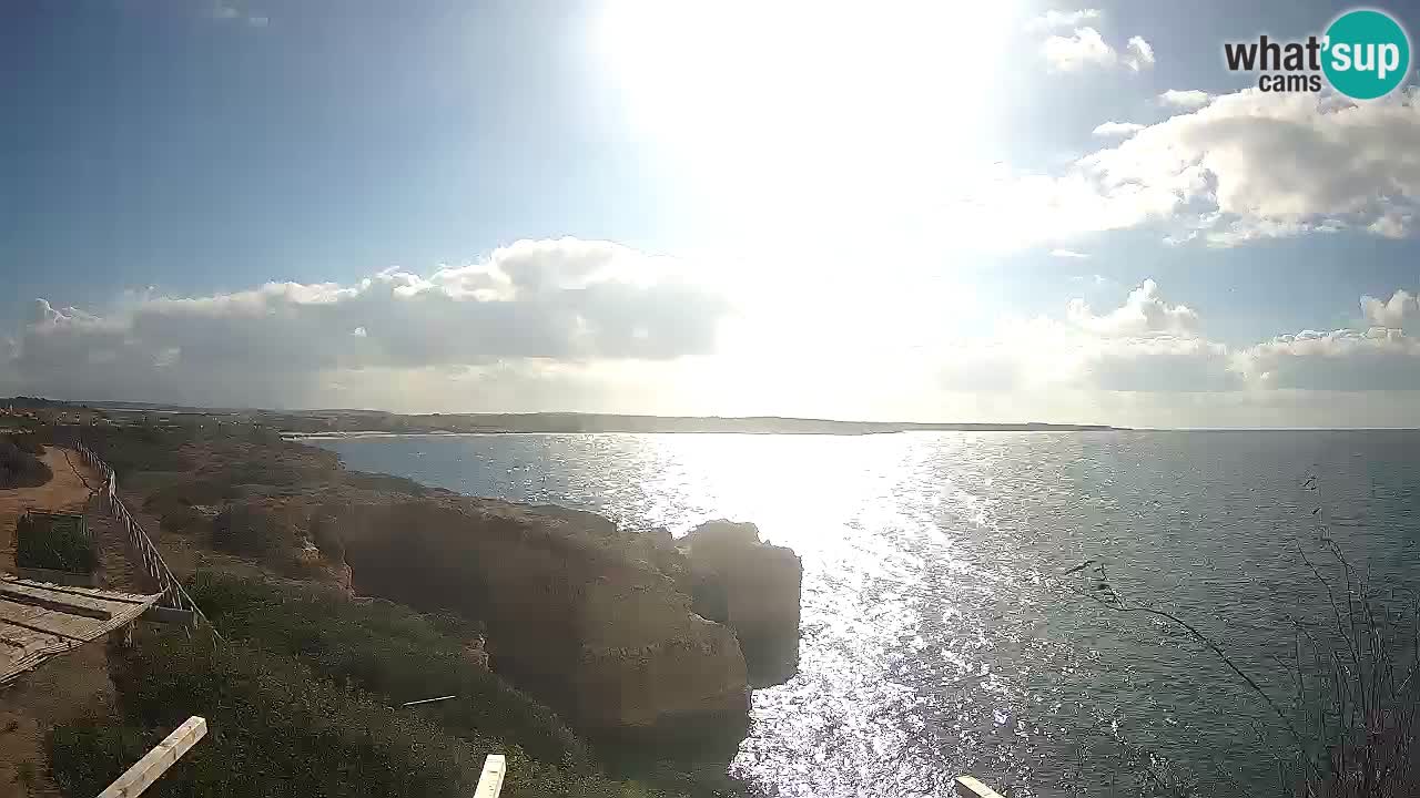 Spletna kamera v živo Plaža Putzu Idu – Arco di S’Architteddu – webcam Oristano Sardinija – Italija