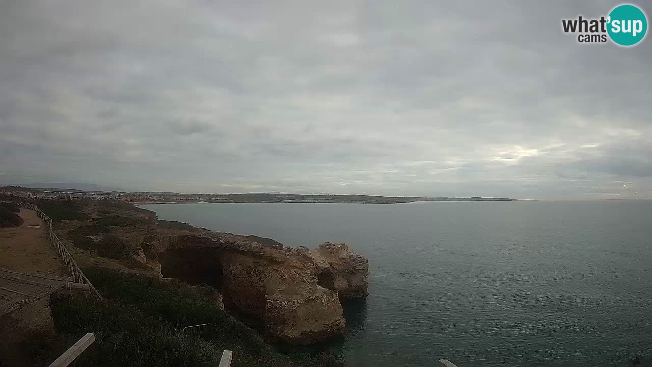 Spletna kamera v živo Plaža Putzu Idu – Arco di S’Architteddu – webcam Oristano Sardinija – Italija