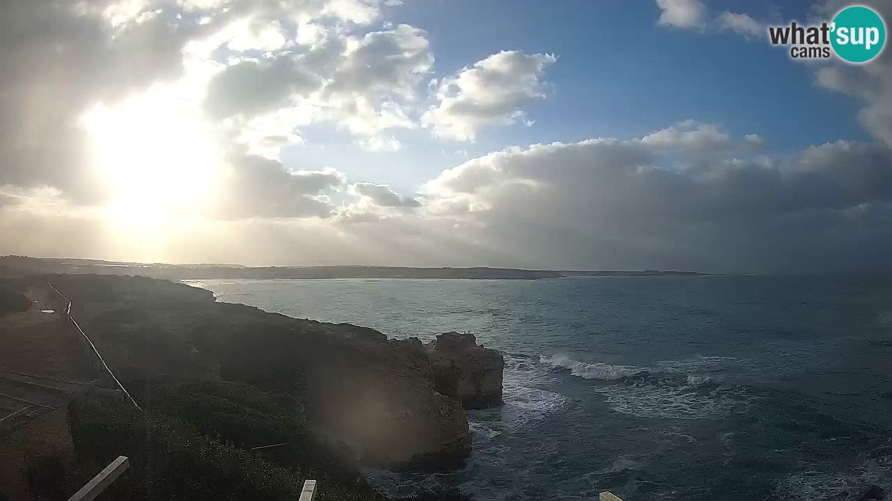 Spletna kamera v živo Plaža Putzu Idu – Arco di S’Architteddu – webcam Oristano Sardinija – Italija