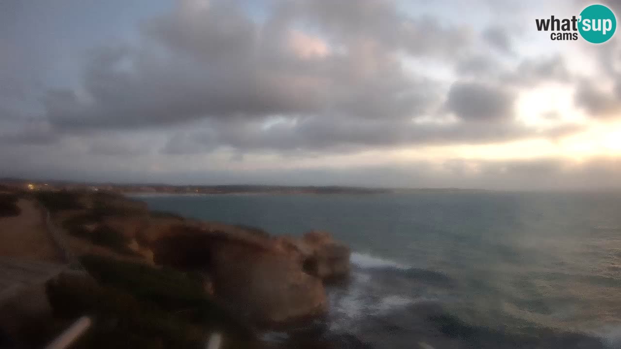 Spletna kamera v živo Plaža Putzu Idu – Arco di S’Architteddu – webcam Oristano Sardinija – Italija