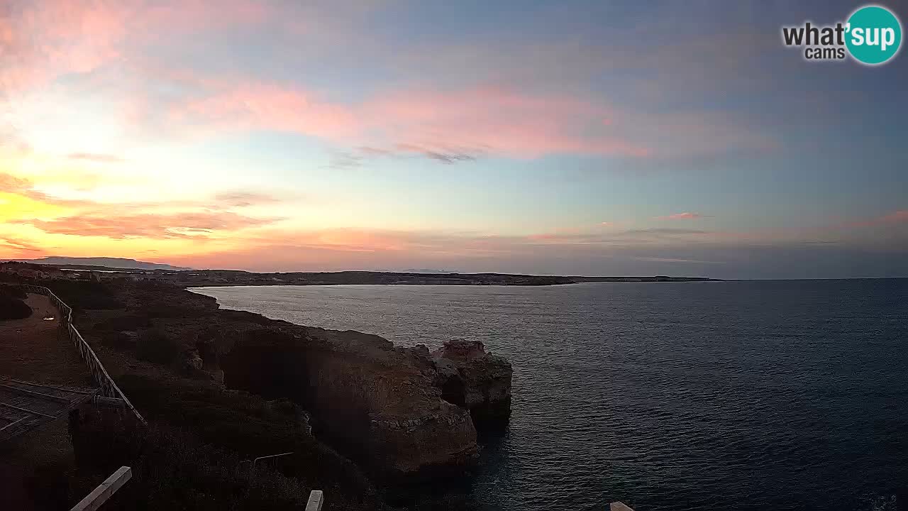 Spletna kamera v živo Plaža Putzu Idu – Arco di S’Architteddu – webcam Oristano Sardinija – Italija