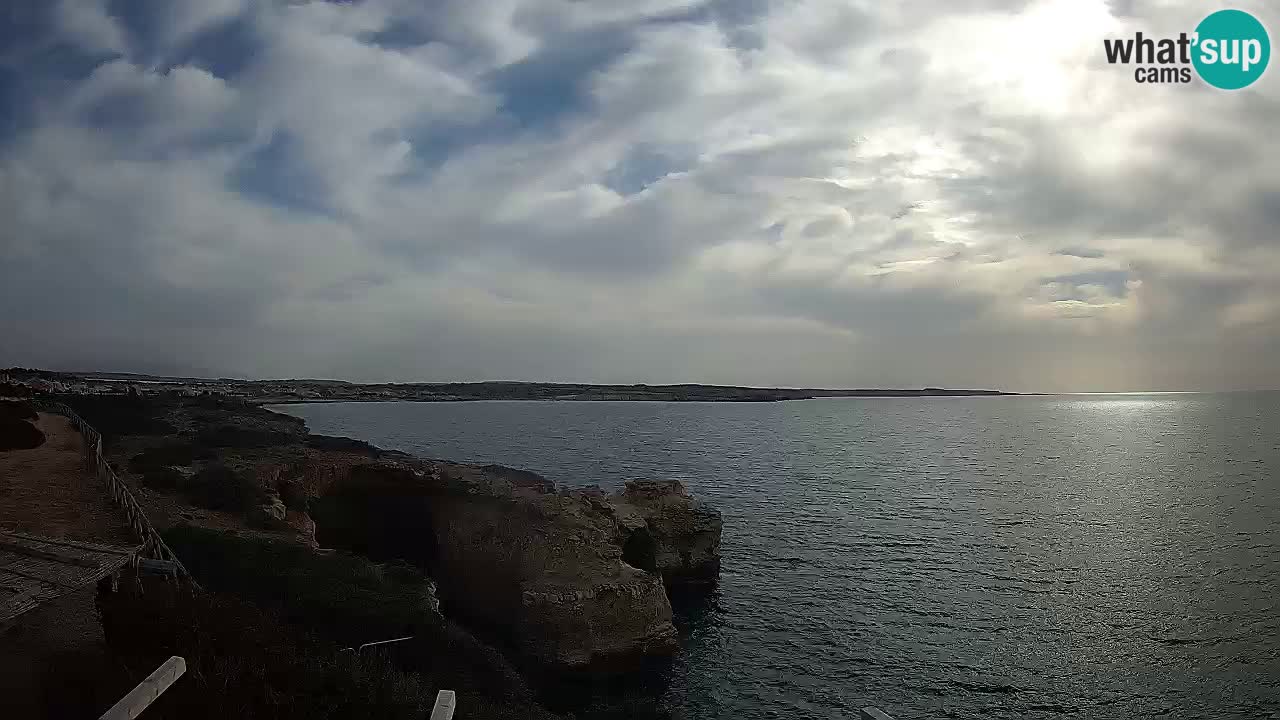 Spletna kamera v živo Plaža Putzu Idu – Arco di S’Architteddu – webcam Oristano Sardinija – Italija