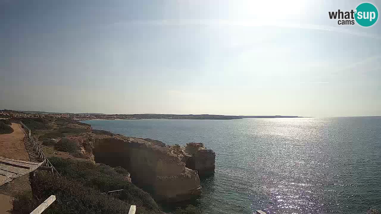 Spletna kamera v živo Plaža Putzu Idu – Arco di S’Architteddu – webcam Oristano Sardinija – Italija