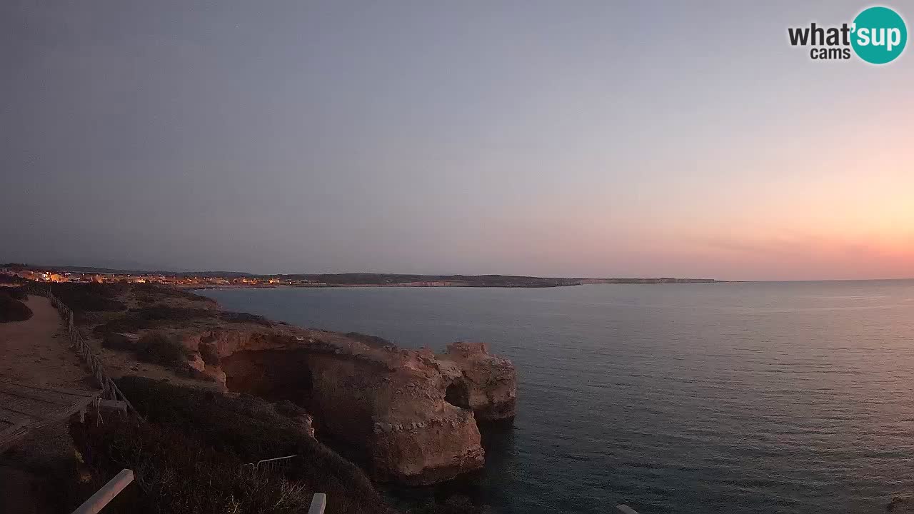 Spletna kamera v živo Plaža Putzu Idu – Arco di S’Architteddu – webcam Oristano Sardinija – Italija