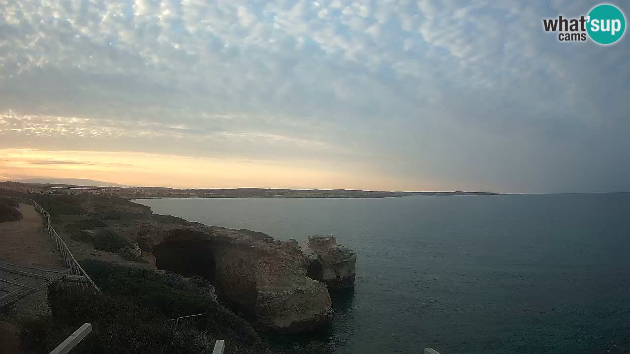 Spletna kamera v živo Plaža Putzu Idu – Arco di S’Architteddu – webcam Oristano Sardinija – Italija