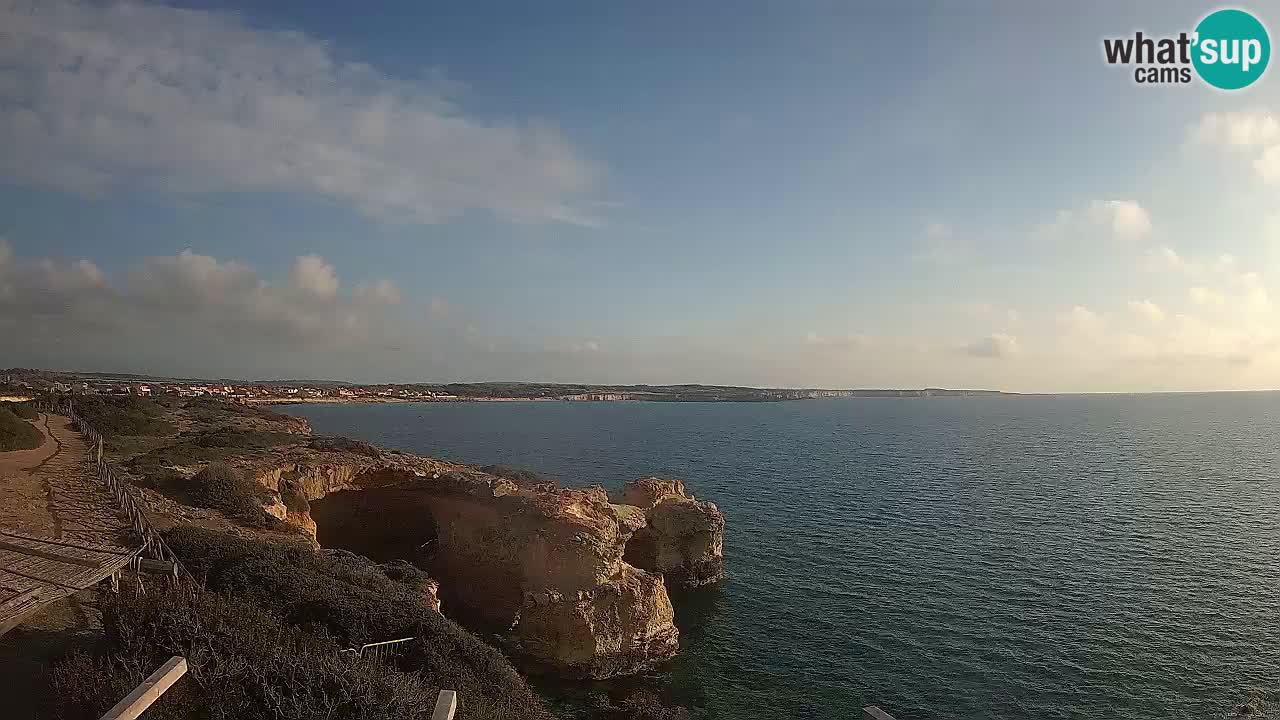 Spletna kamera v živo Plaža Putzu Idu – Arco di S’Architteddu – webcam Oristano Sardinija – Italija