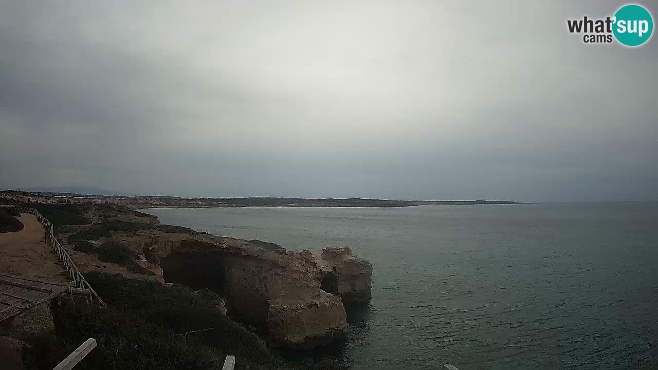 Spletna kamera v živo Plaža Putzu Idu – Arco di S’Architteddu – webcam Oristano Sardinija – Italija