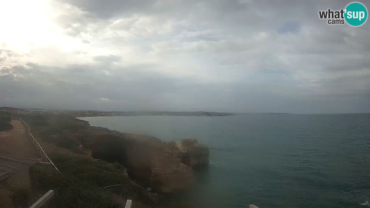 Spletna kamera v živo Plaža Putzu Idu – Arco di S’Architteddu – webcam Oristano Sardinija – Italija