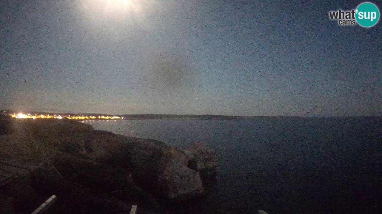 Spletna kamera v živo Plaža Putzu Idu – Arco di S’Architteddu – webcam Oristano Sardinija – Italija
