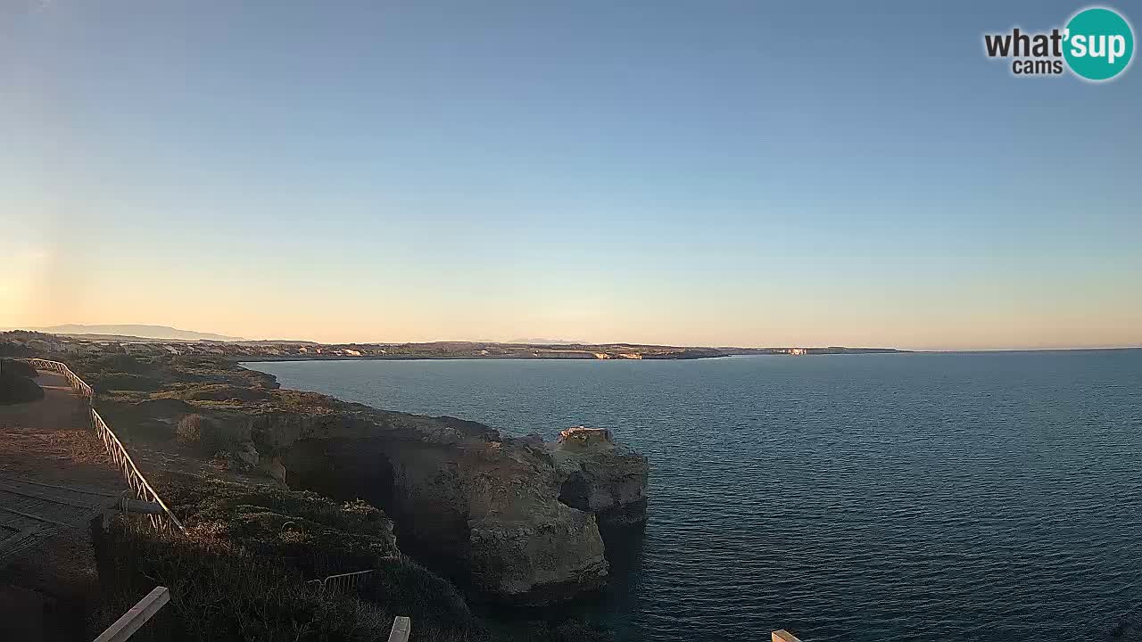 Spletna kamera v živo Plaža Putzu Idu – Arco di S’Architteddu – webcam Oristano Sardinija – Italija