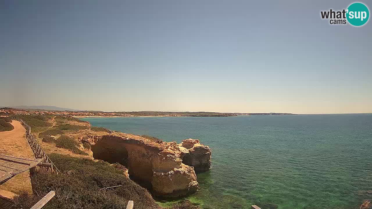 Spletna kamera v živo Plaža Putzu Idu – Arco di S’Architteddu – webcam Oristano Sardinija – Italija