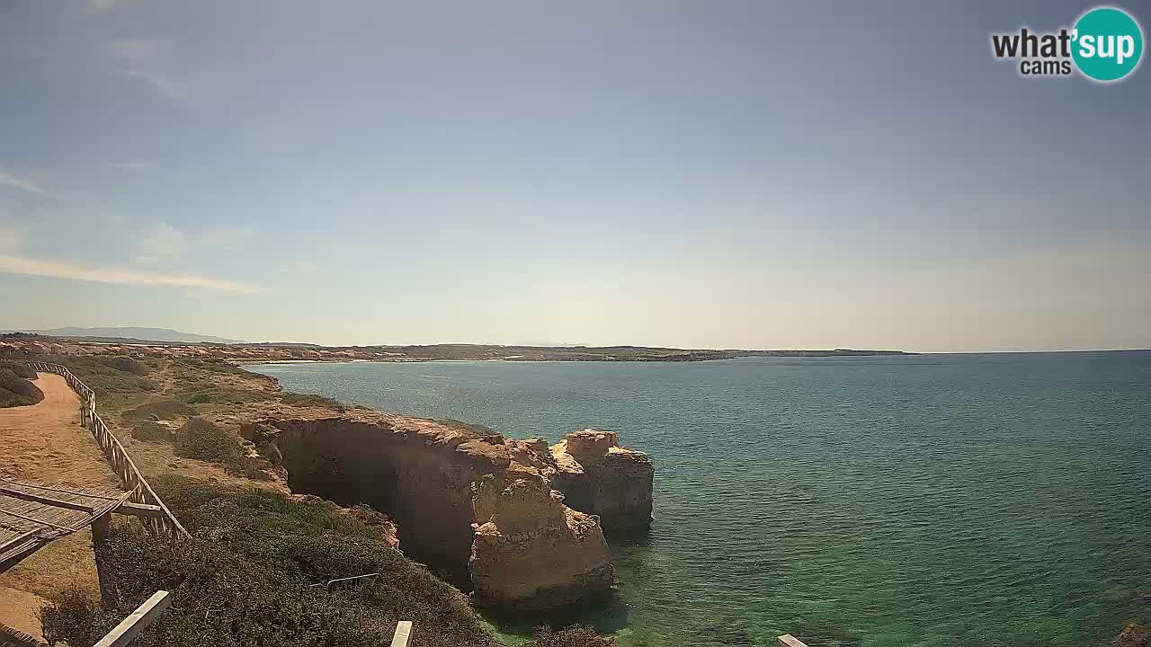 Spletna kamera v živo Plaža Putzu Idu – Arco di S’Architteddu – webcam Oristano Sardinija – Italija