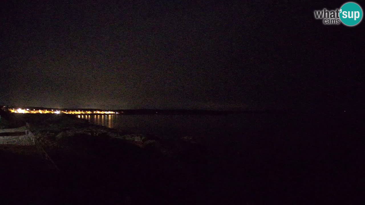 Spletna kamera v živo Plaža Putzu Idu – Arco di S’Architteddu – webcam Oristano Sardinija – Italija
