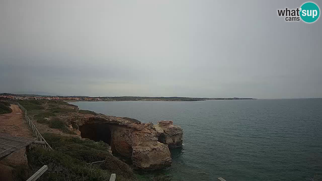 Spletna kamera v živo Plaža Putzu Idu – Arco di S’Architteddu – webcam Oristano Sardinija – Italija