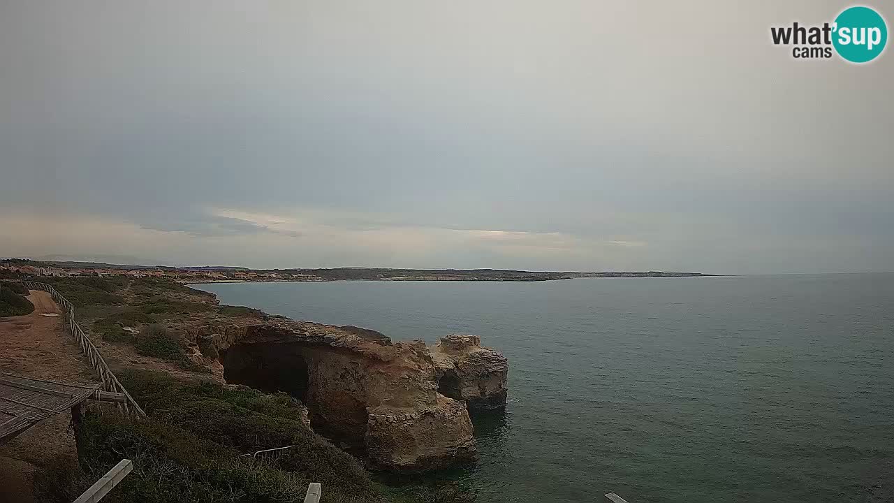 Spletna kamera v živo Plaža Putzu Idu – Arco di S’Architteddu – webcam Oristano Sardinija – Italija