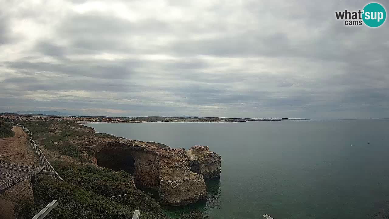 Spletna kamera v živo Plaža Putzu Idu – Arco di S’Architteddu – webcam Oristano Sardinija – Italija