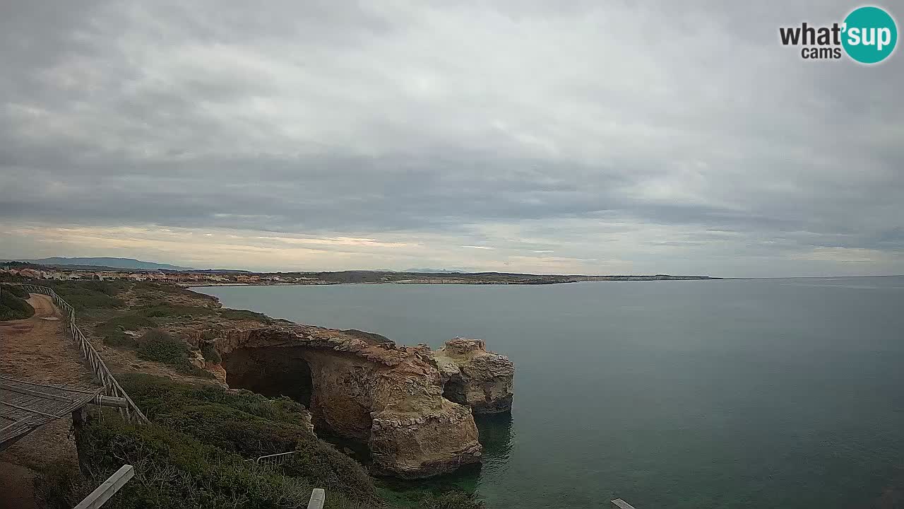 Spletna kamera v živo Plaža Putzu Idu – Arco di S’Architteddu – webcam Oristano Sardinija – Italija