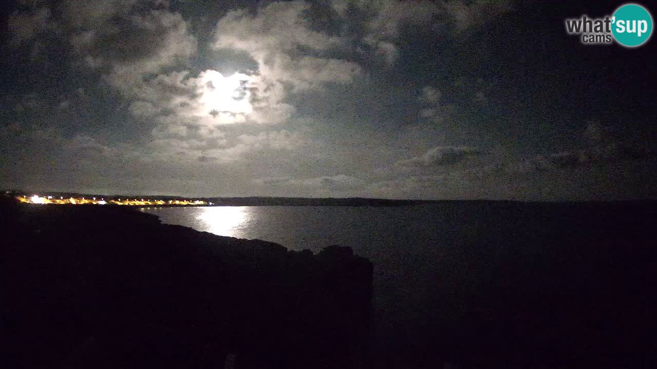 Spletna kamera v živo Plaža Putzu Idu – Arco di S’Architteddu – webcam Oristano Sardinija – Italija