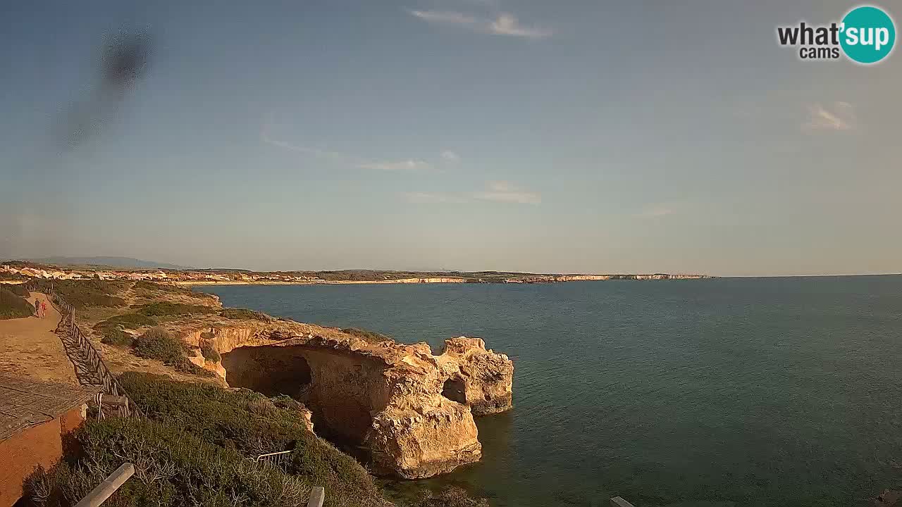Spletna kamera v živo Plaža Putzu Idu – Arco di S’Architteddu – webcam Oristano Sardinija – Italija