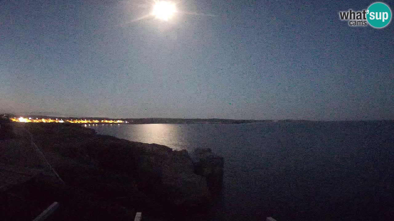 Spletna kamera v živo Plaža Putzu Idu – Arco di S’Architteddu – webcam Oristano Sardinija – Italija