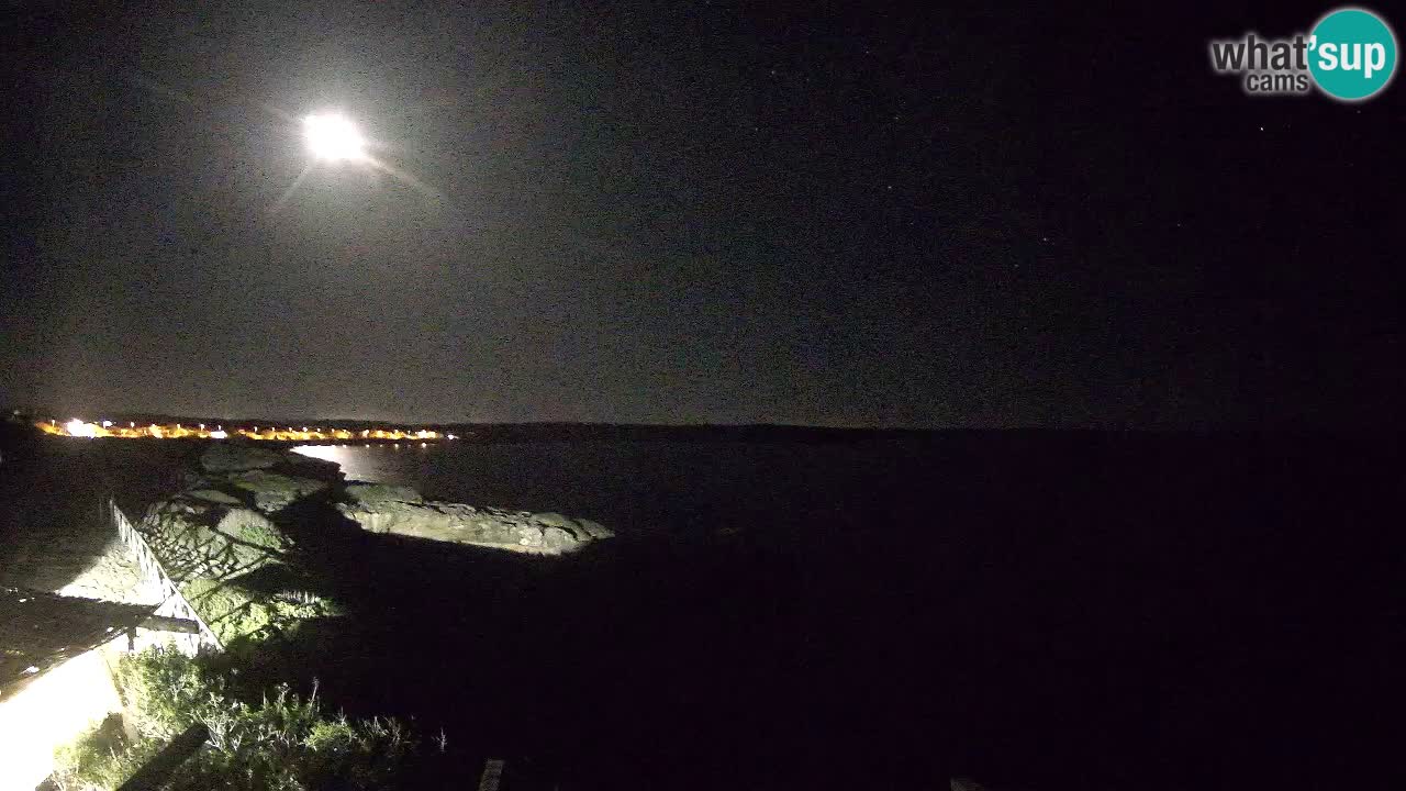 Spletna kamera v živo Plaža Putzu Idu – Arco di S’Architteddu – webcam Oristano Sardinija – Italija