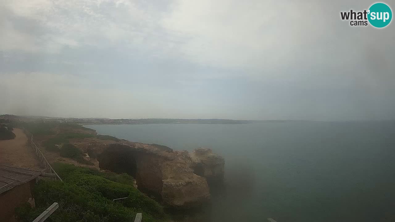 Spletna kamera v živo Plaža Putzu Idu – Arco di S’Architteddu – webcam Oristano Sardinija – Italija