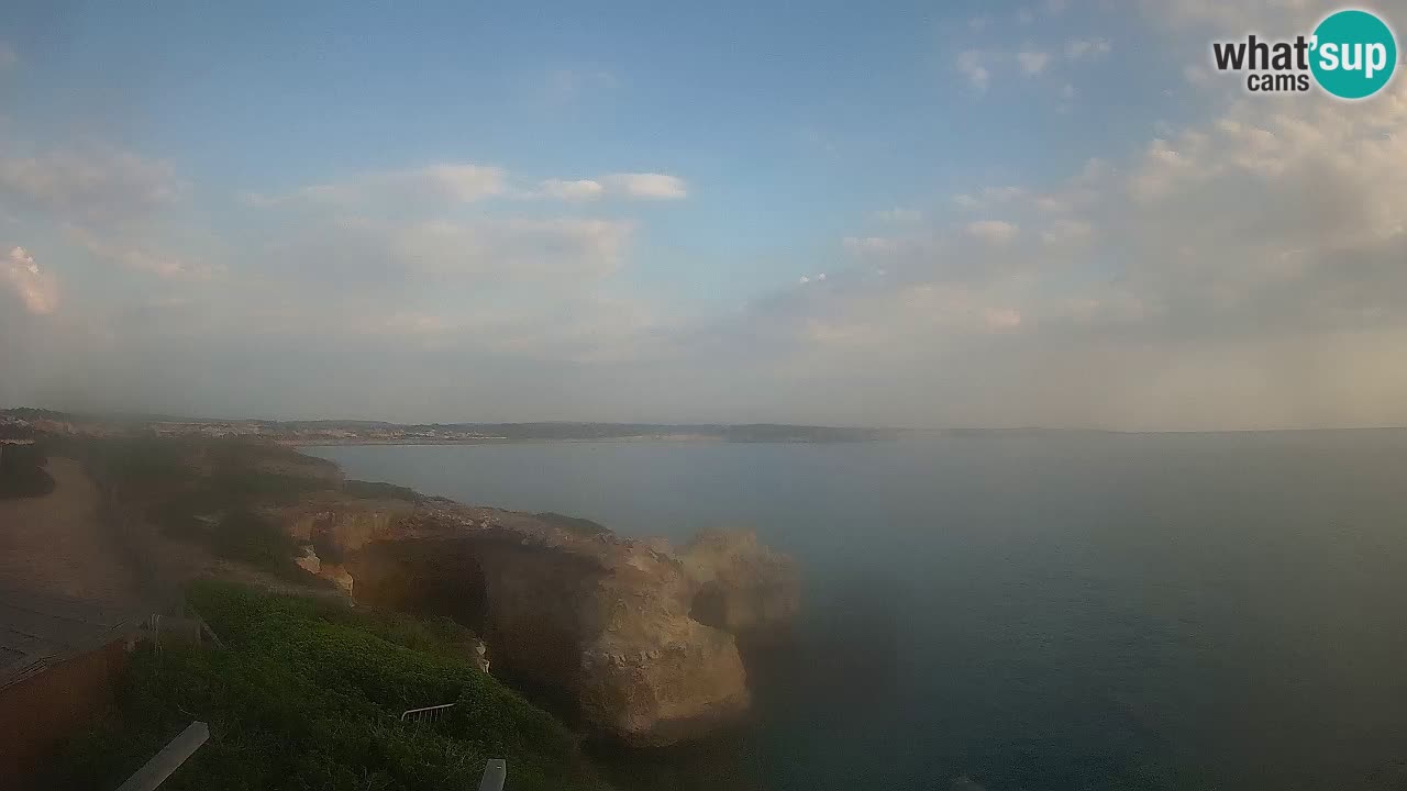 Spletna kamera v živo Plaža Putzu Idu – Arco di S’Architteddu – webcam Oristano Sardinija – Italija