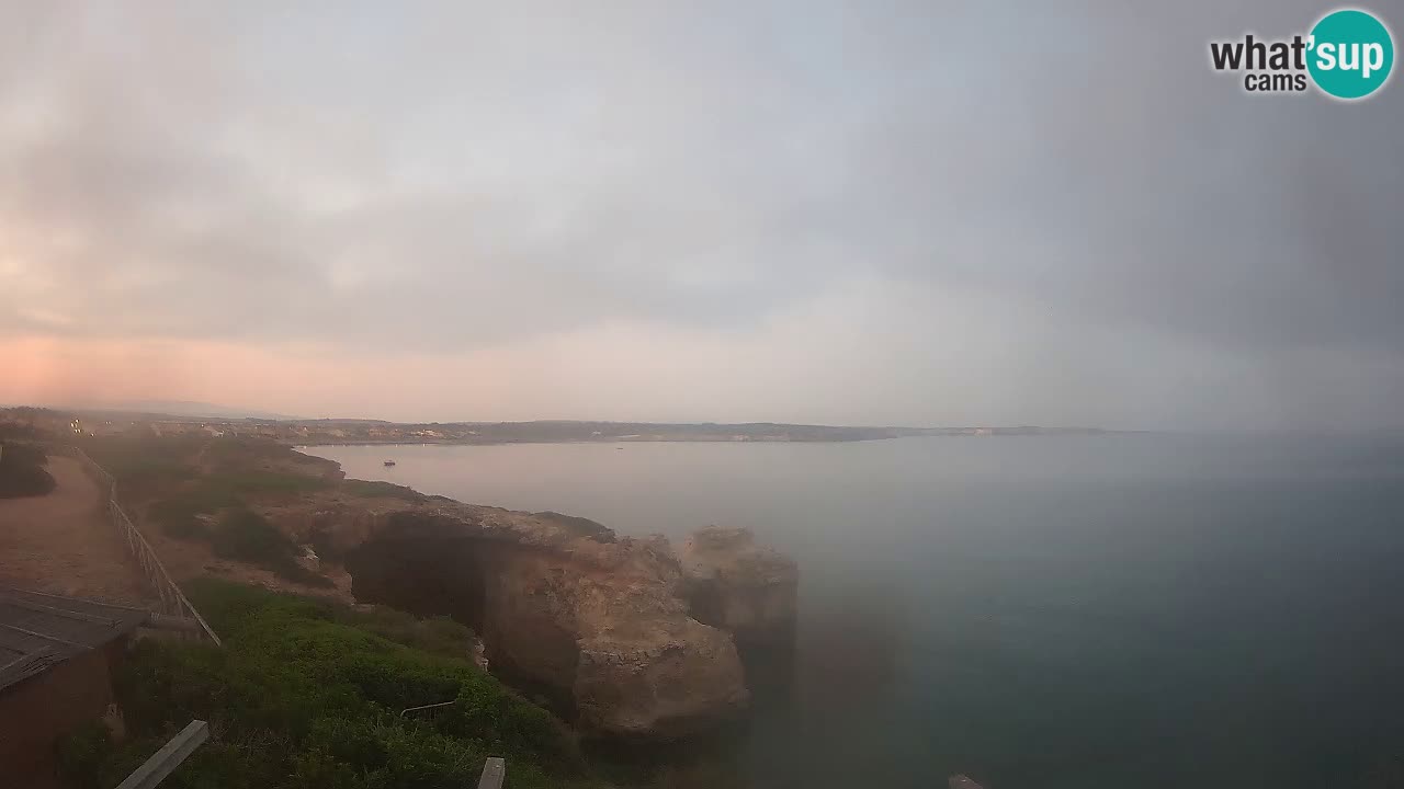 Spletna kamera v živo Plaža Putzu Idu – Arco di S’Architteddu – webcam Oristano Sardinija – Italija