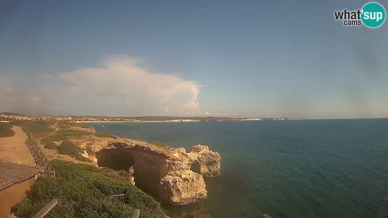 Spletna kamera v živo Plaža Putzu Idu – Arco di S’Architteddu – webcam Oristano Sardinija – Italija