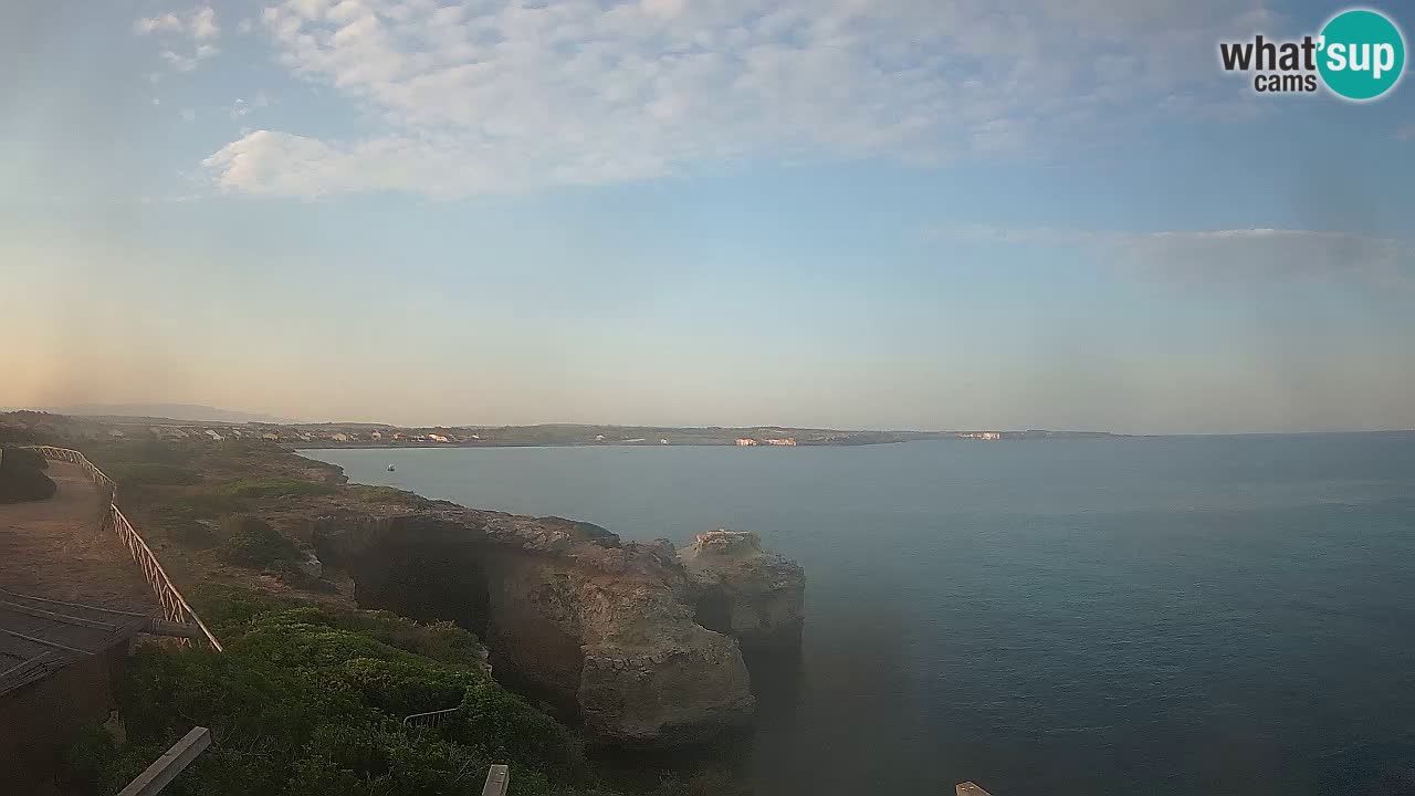 Spletna kamera v živo Plaža Putzu Idu – Arco di S’Architteddu – webcam Oristano Sardinija – Italija
