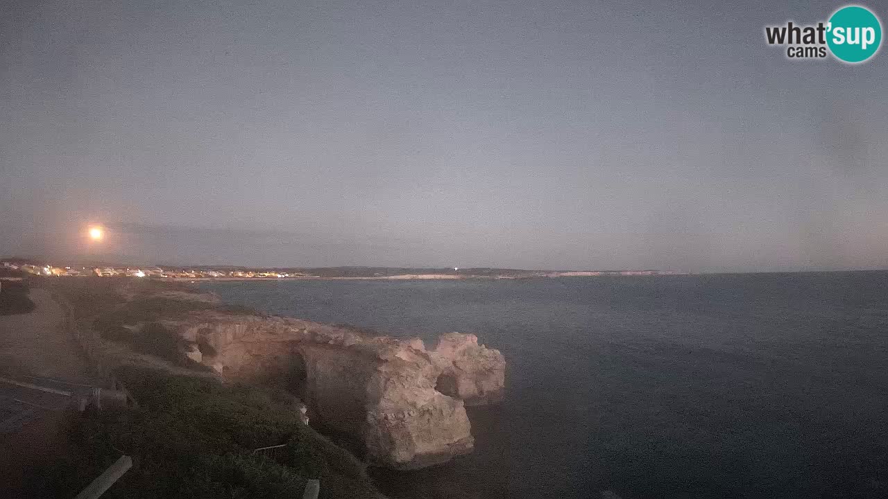 Spletna kamera v živo Plaža Putzu Idu – Arco di S’Architteddu – webcam Oristano Sardinija – Italija