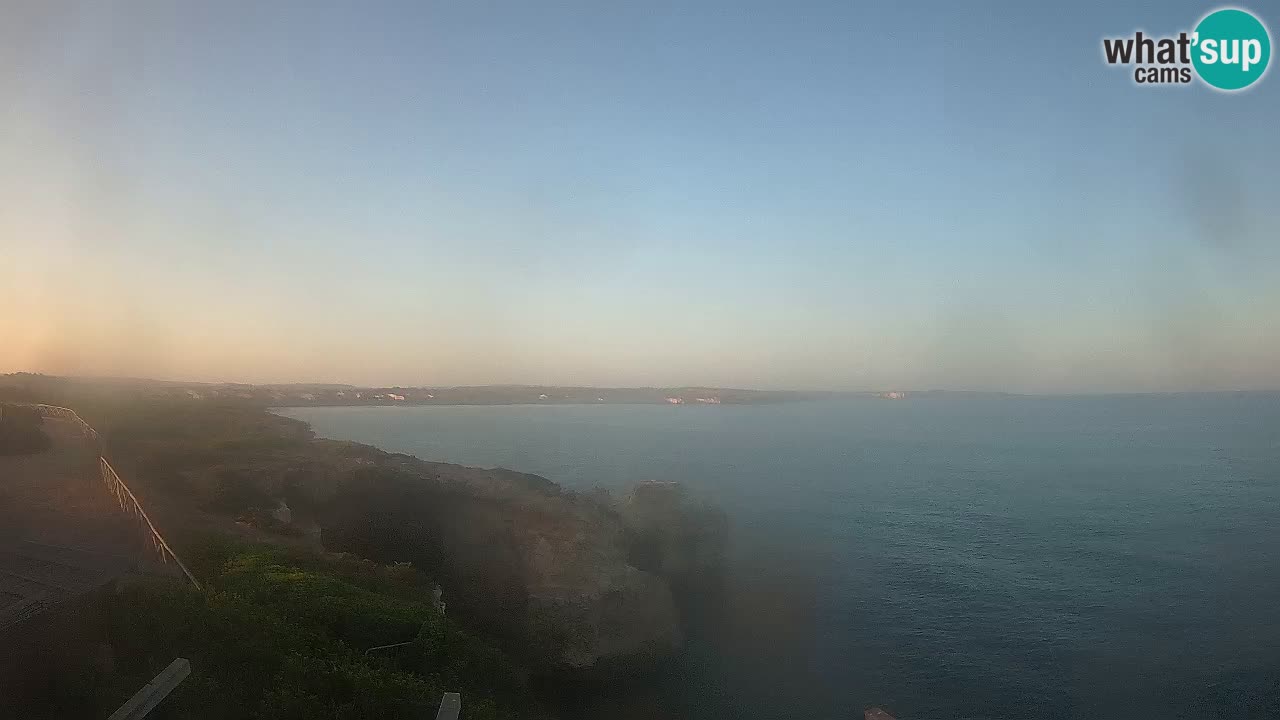Spletna kamera v živo Plaža Putzu Idu – Arco di S’Architteddu – webcam Oristano Sardinija – Italija