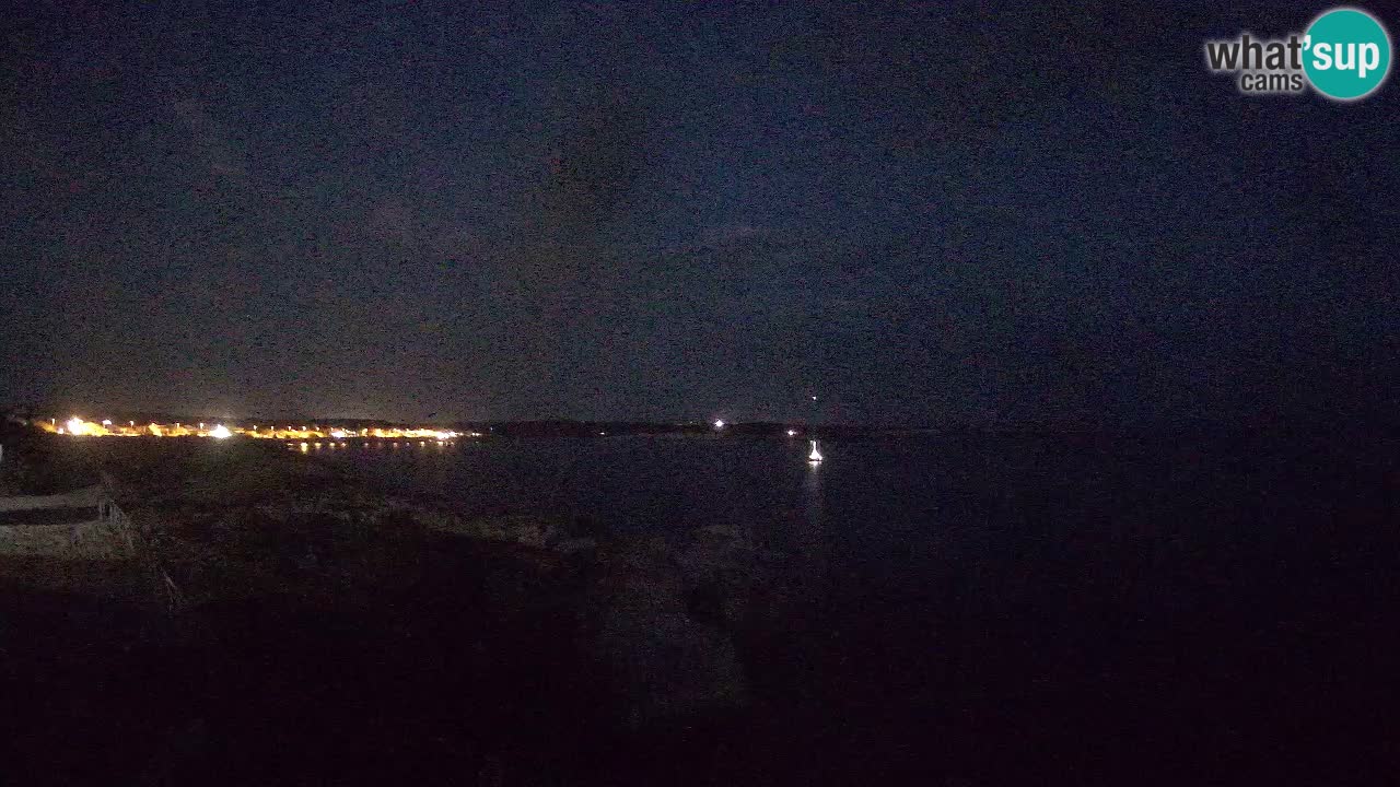 Spletna kamera v živo Plaža Putzu Idu – Arco di S’Architteddu – webcam Oristano Sardinija – Italija