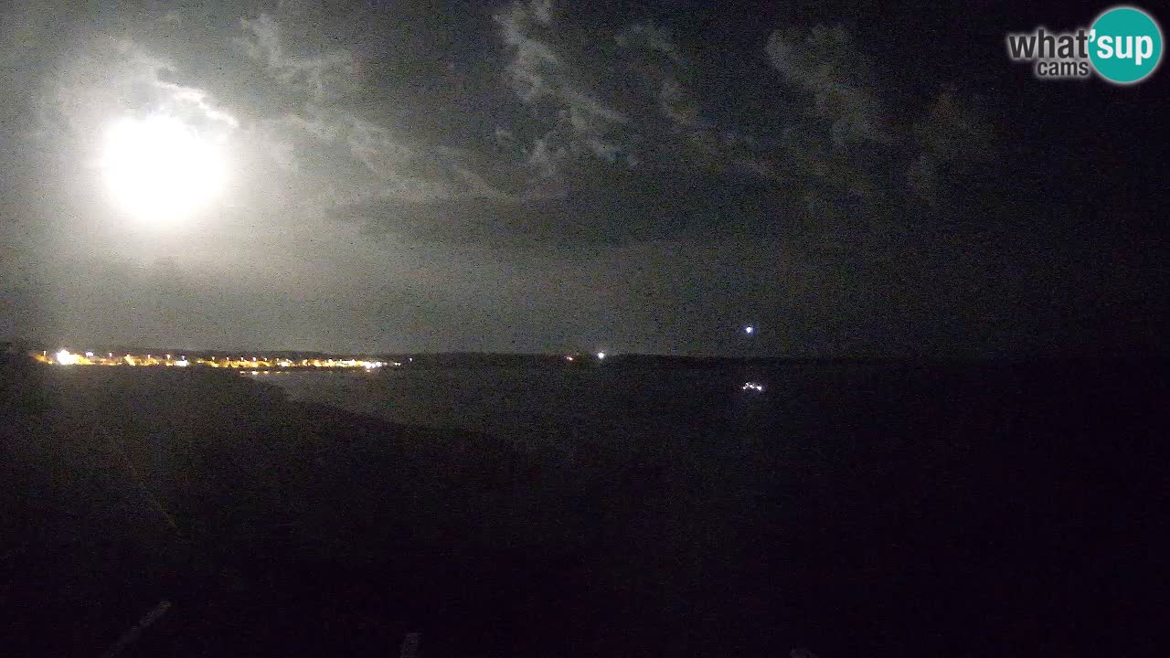 Spletna kamera v živo Plaža Putzu Idu – Arco di S’Architteddu – webcam Oristano Sardinija – Italija