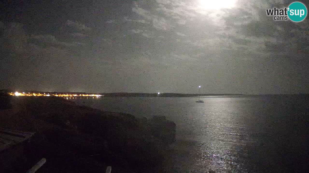 Spletna kamera v živo Plaža Putzu Idu – Arco di S’Architteddu – webcam Oristano Sardinija – Italija