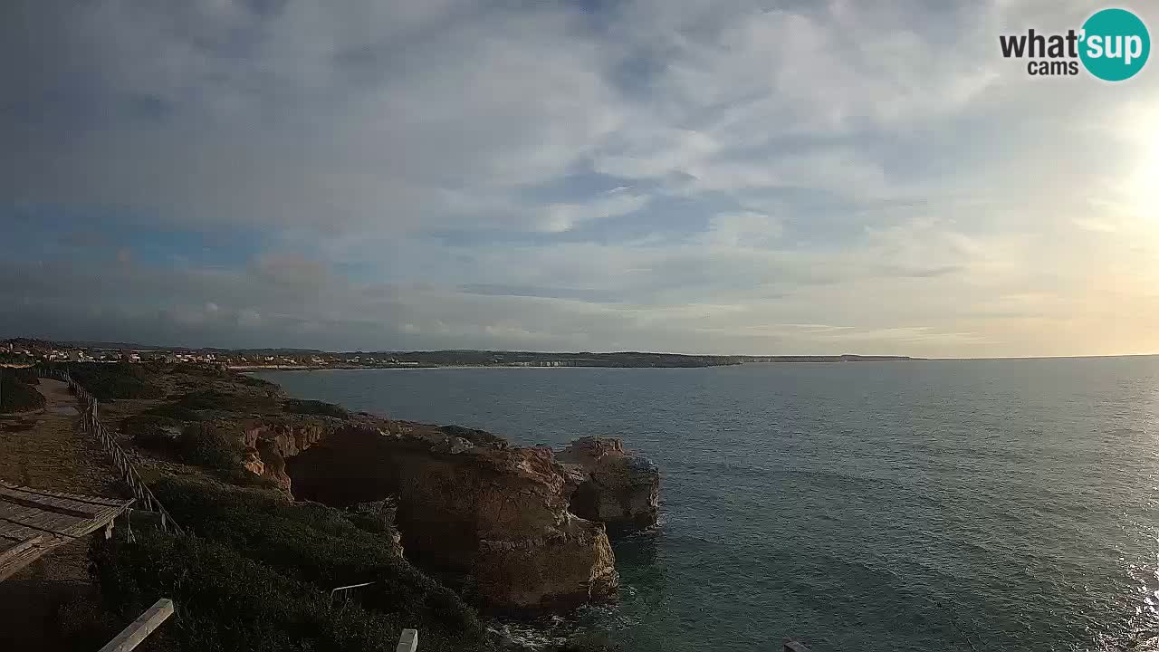 Spletna kamera v živo Plaža Putzu Idu – Arco di S’Architteddu – webcam Oristano Sardinija – Italija