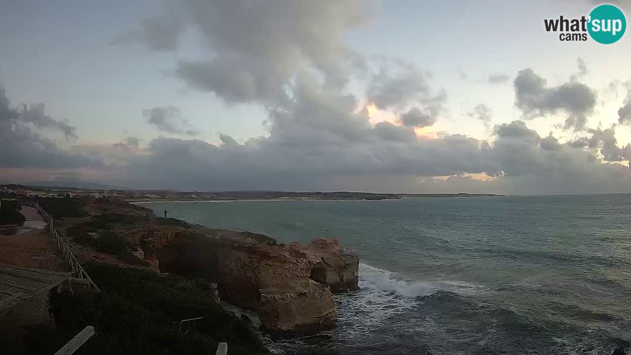 Spletna kamera v živo Plaža Putzu Idu – Arco di S’Architteddu – webcam Oristano Sardinija – Italija
