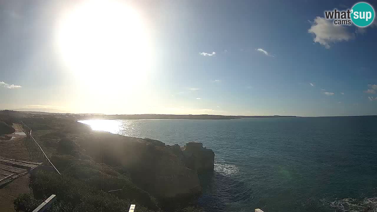Spletna kamera v živo Plaža Putzu Idu – Arco di S’Architteddu – webcam Oristano Sardinija – Italija