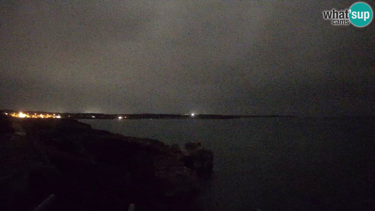 Spletna kamera v živo Plaža Putzu Idu – Arco di S’Architteddu – webcam Oristano Sardinija – Italija