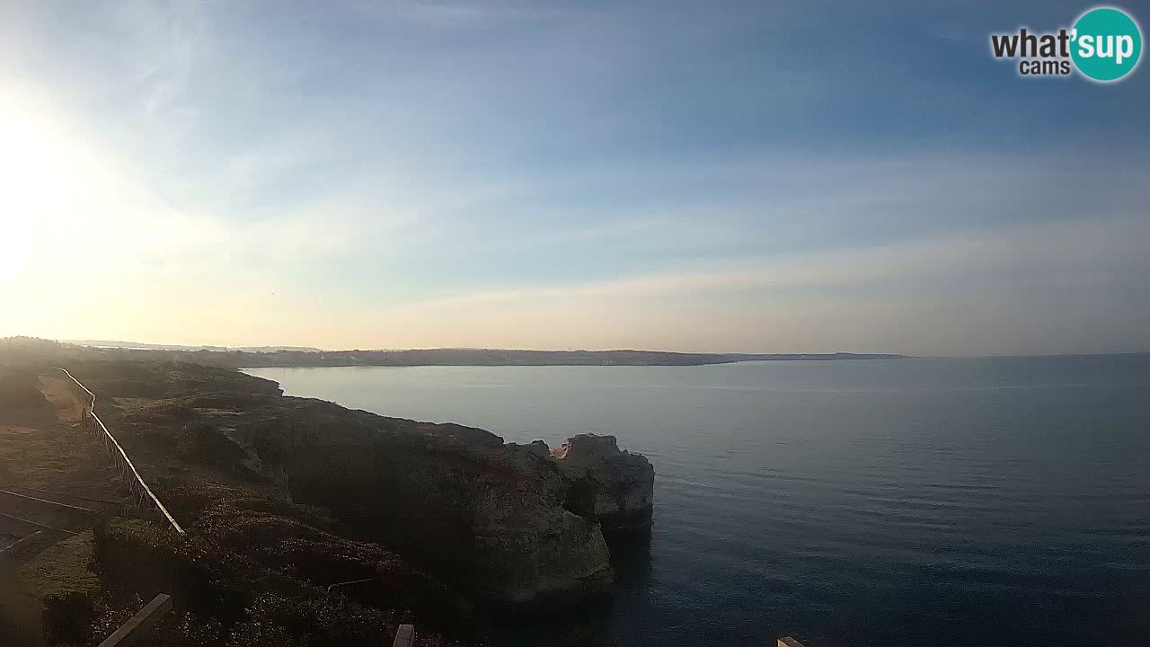Spletna kamera v živo Plaža Putzu Idu – Arco di S’Architteddu – webcam Oristano Sardinija – Italija